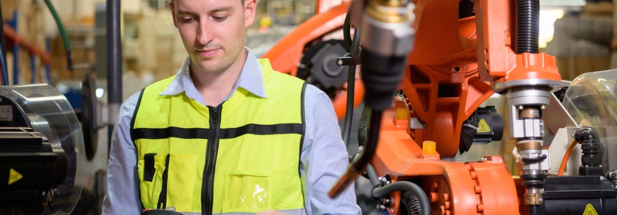 Mécanique d’entretien en commandes industrielles 5006